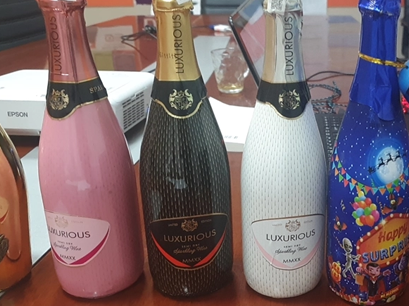 Wine Bottle Labeling Requirements: Mandatory Info and Custom Label Options